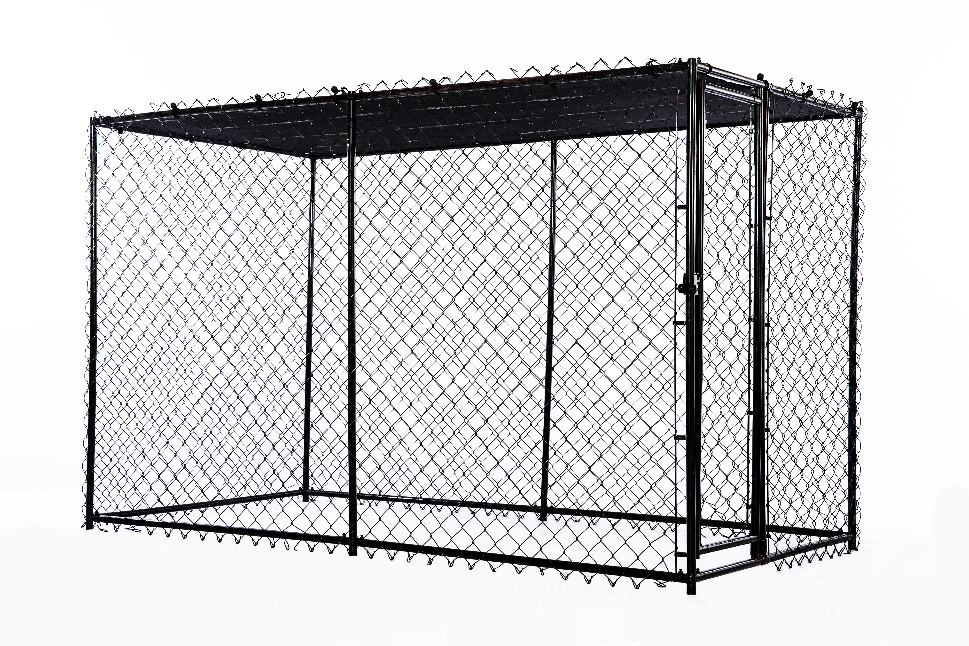 Chain link dog kennel