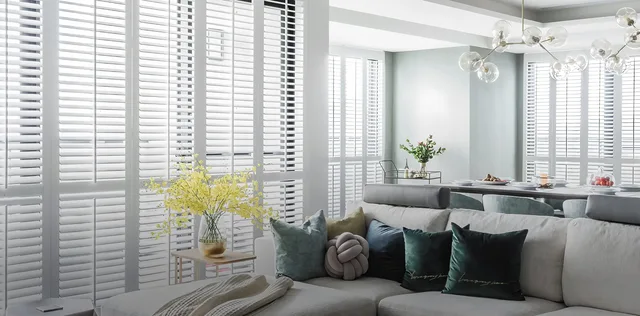Solid Wood Louver Shutter Window