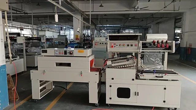Sealing and cutting heat shrink machine
