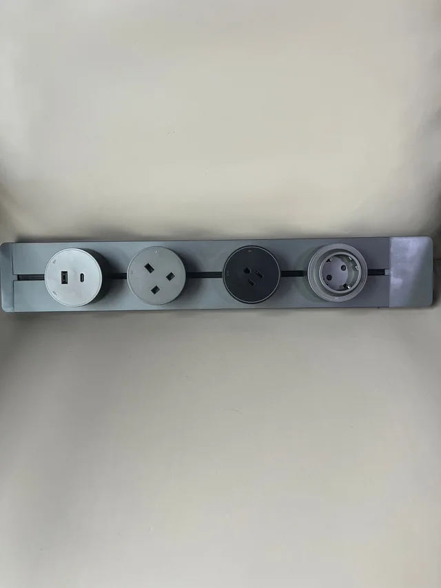 Track socket
