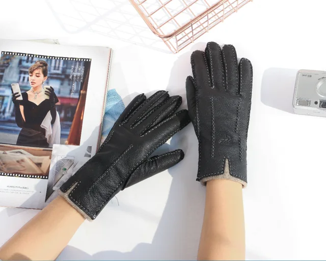 Sheepskin gloves