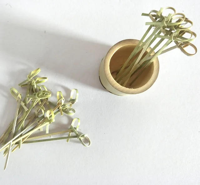 Natural bamboo looped skewer / kont picks