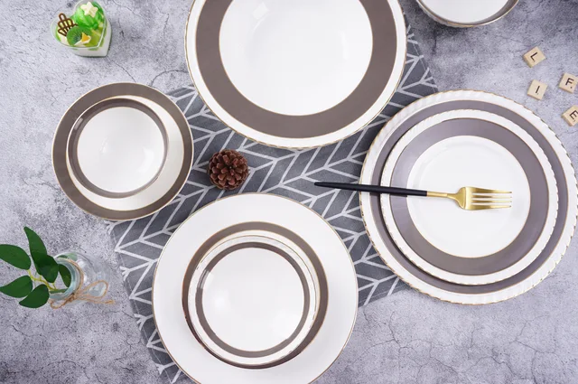 Gold line newbone china dinner plate