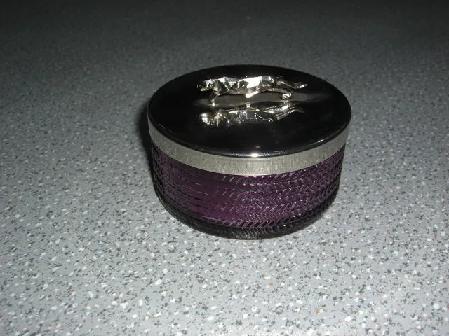 Spray glass candlestick with metal lid