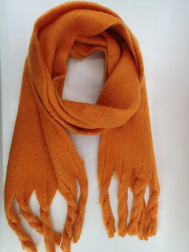 Ladies' woven scar