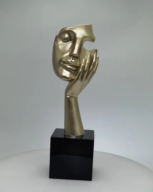Creative Abstract Resin sculpture of thinker on hand Statue Hand & Face Statues for Home & Office Desk Decor