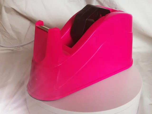 Tape dispenser