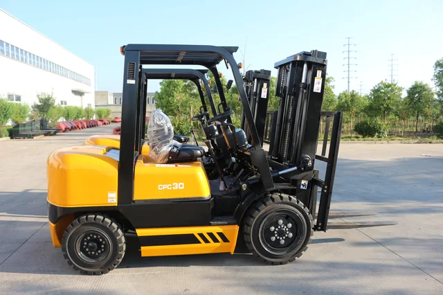 Diesel forklift 3 ton 3000kg Japanese Isuzu engine lifts 3-5 meters