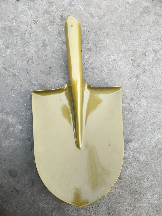 Farm shovel