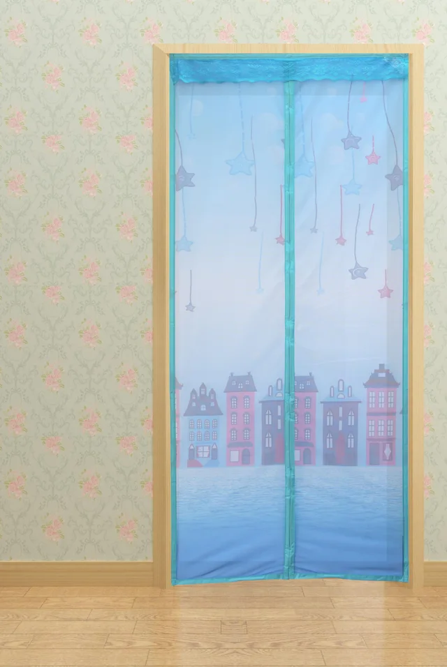 Magnetic door screen