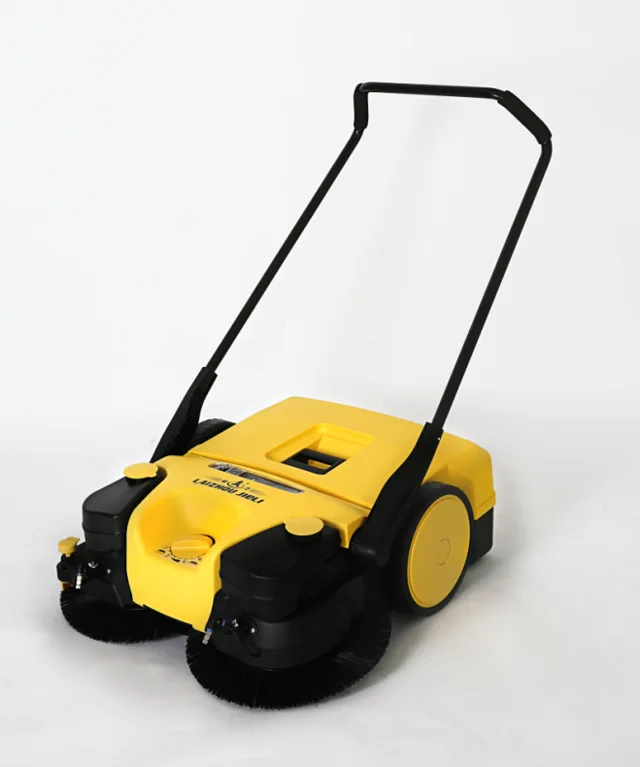 Manual sweeper