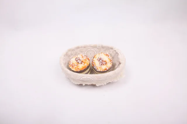 Small oval wooden willow dish