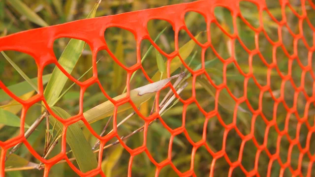 Diamond safety fence