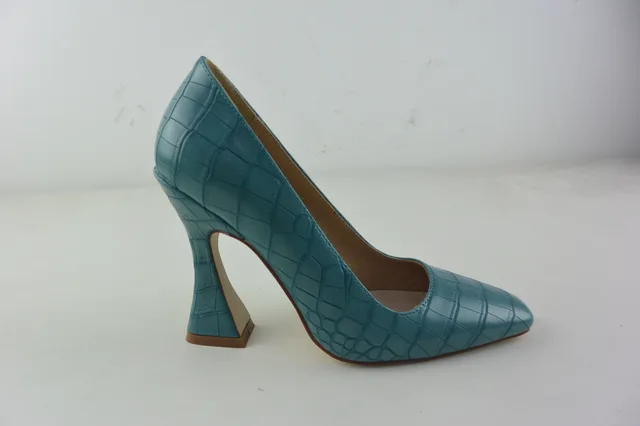 Lady's shoes