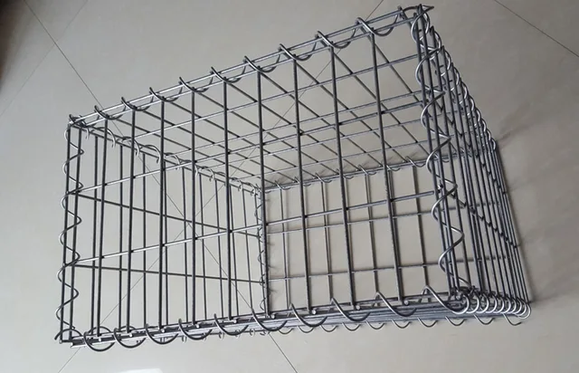 Hinge Joint Deer Fence