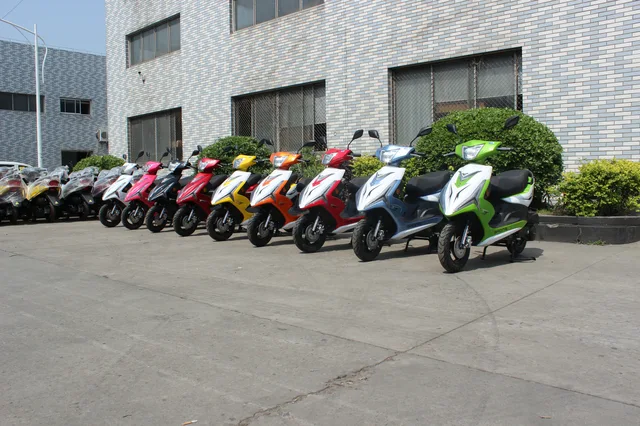 2020 New Gasoline Scooter 110cc 125cc 150cc Yamaha Design Rear Kick Start Engine Named Gt