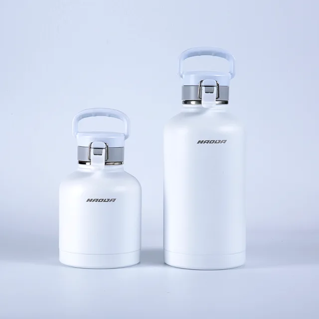 1920ml Large capacity water bottle outdoor