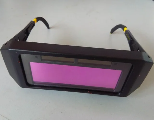 Automatic safety spectacles