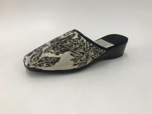Slipper