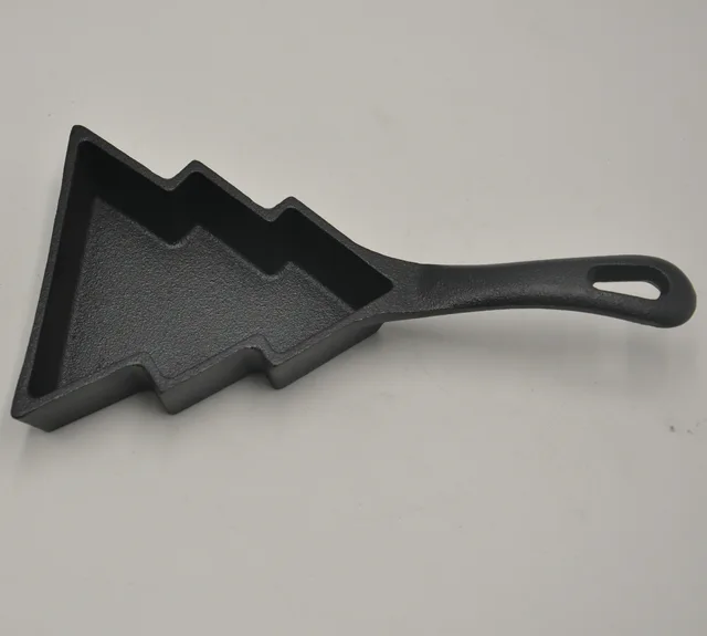Cast iron mini Xmas Tree pan