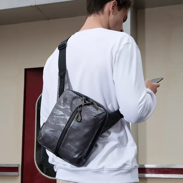 Aoking Spacious Waterproof Anti-theft Laptop Crossbody Bag