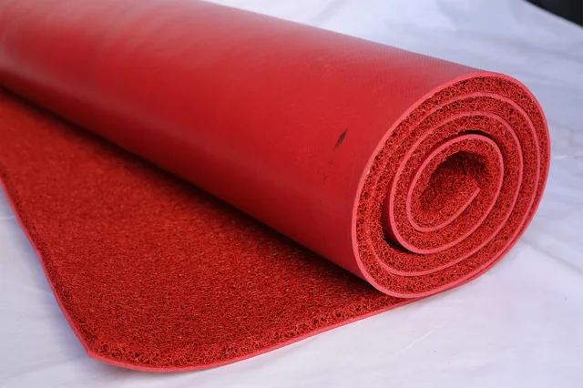 Hot selling free cut PVC coil mat roll