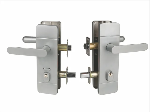 Safe exit entrance set