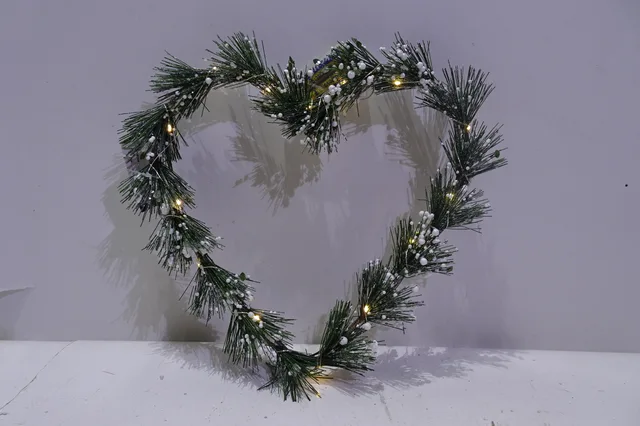 PVC heart wreath with battery lights