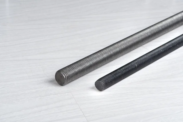 L7 Bright Finished Threaded Rod