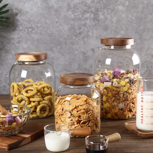 Narrow mouth borosilicate glass canister with acacia wood lid