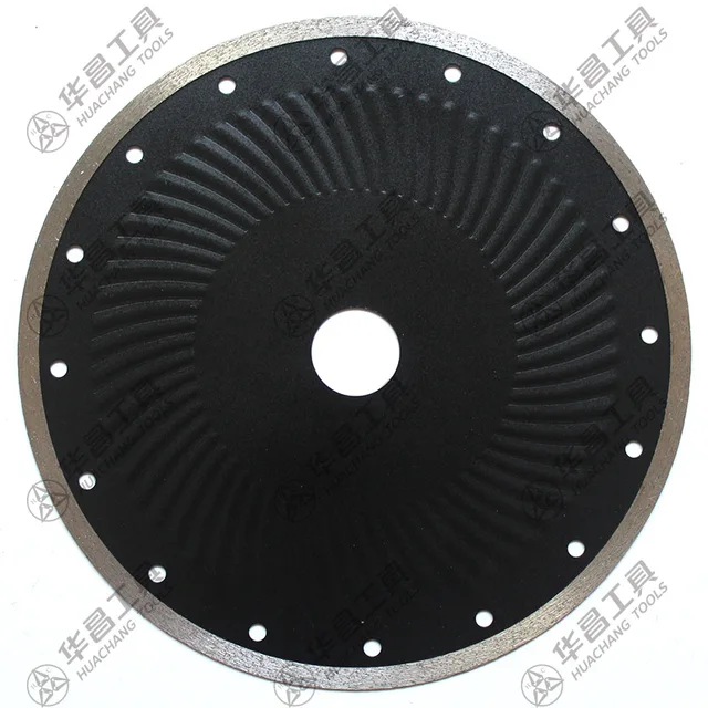 Concrete diamond saw blade