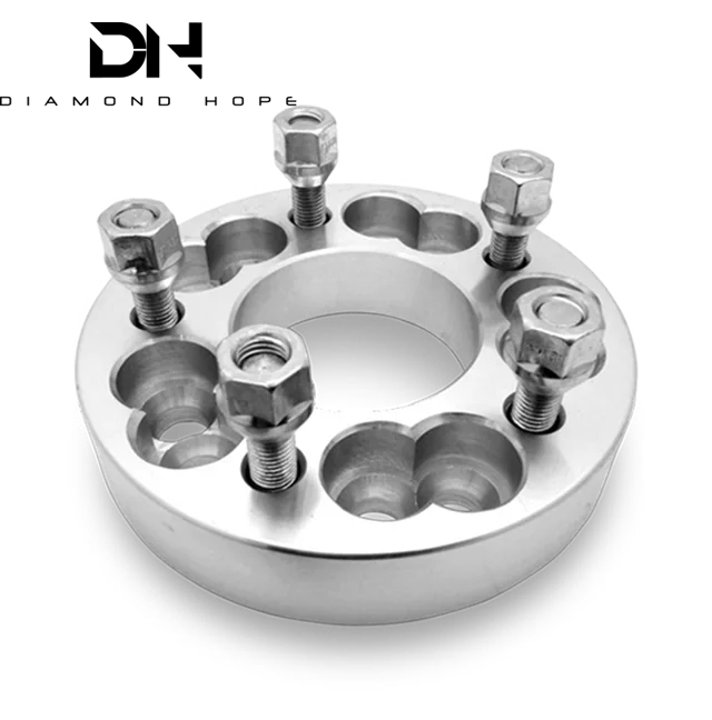 Aluminium universal adapter for car wheel
