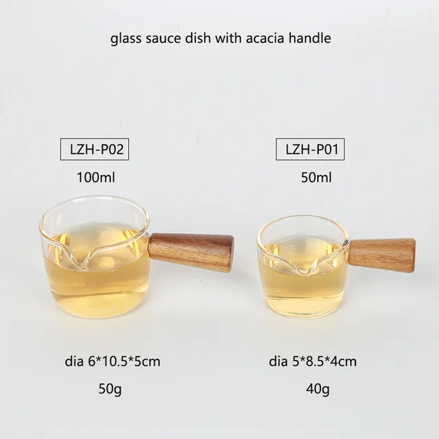 Borosilicate glass dish with acacia handle