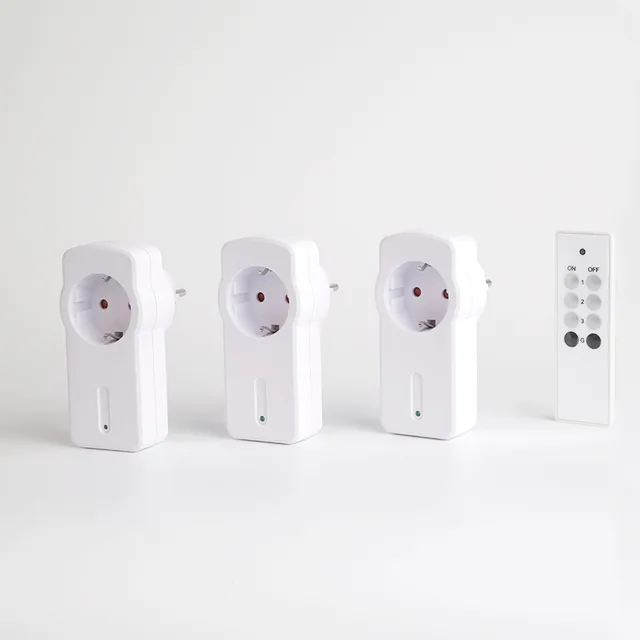 Wireless remote control socket