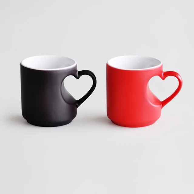Two tone ceramic mug with heart shape handle