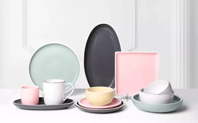Table ware dinner set: plates, bowl, mug