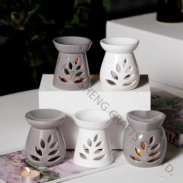 Ceramic oil burner with hollow