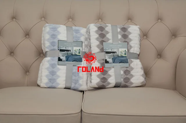 Printed Flannel With Jacquard Blanket/Throw