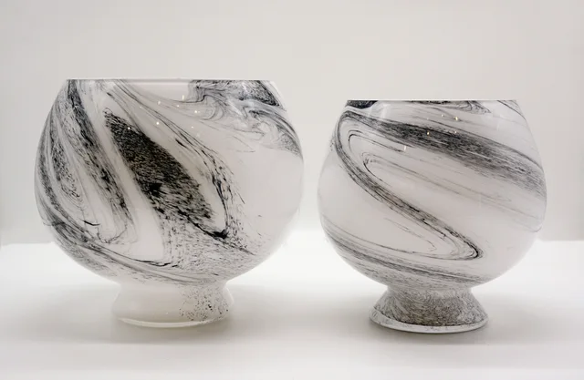 Marbled glass bowl