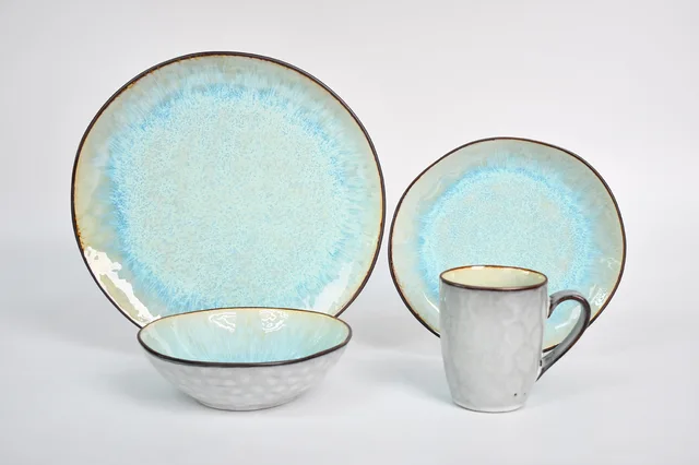 Ceramic plates, bowls