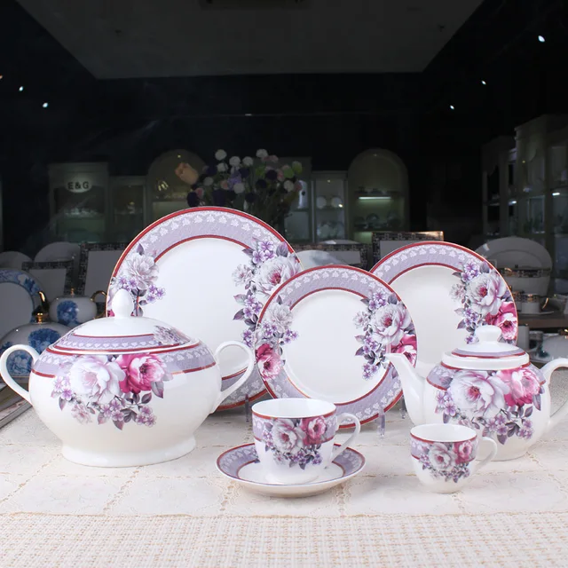 Ceramic bone China tableware with flower