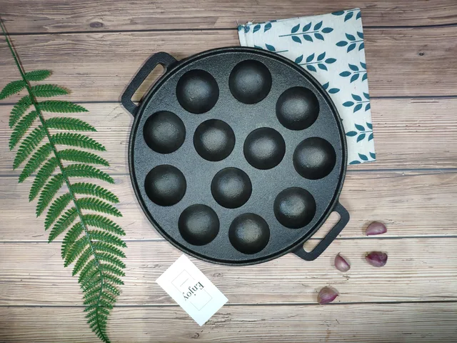 Cast iron bakeware