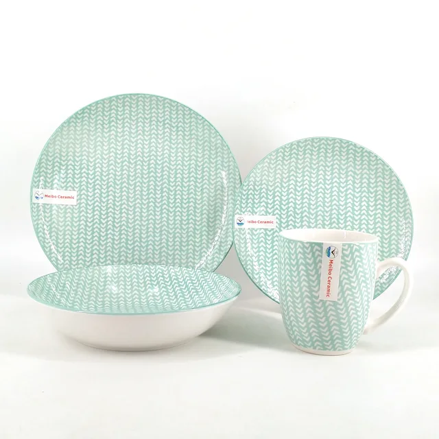 Sweet and lovely porcelain dinner set with inside pad printing with color rim