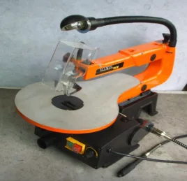 Scroll machine