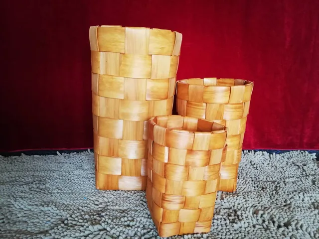Wood chip flower basket