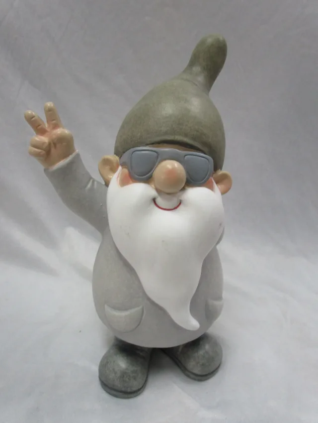 12" Bearded elf with sunglasses