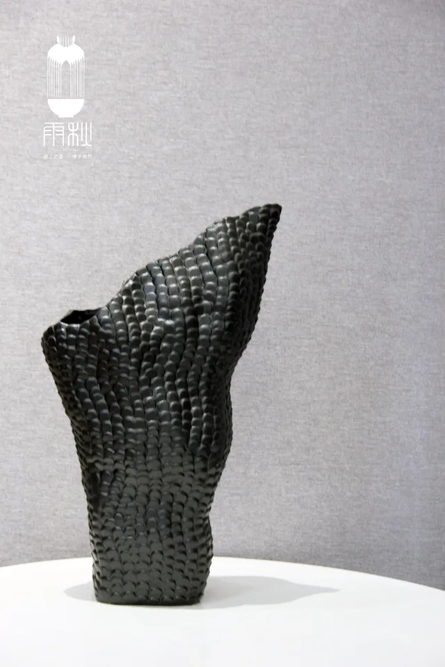 High temperature porcelain vase / decoration