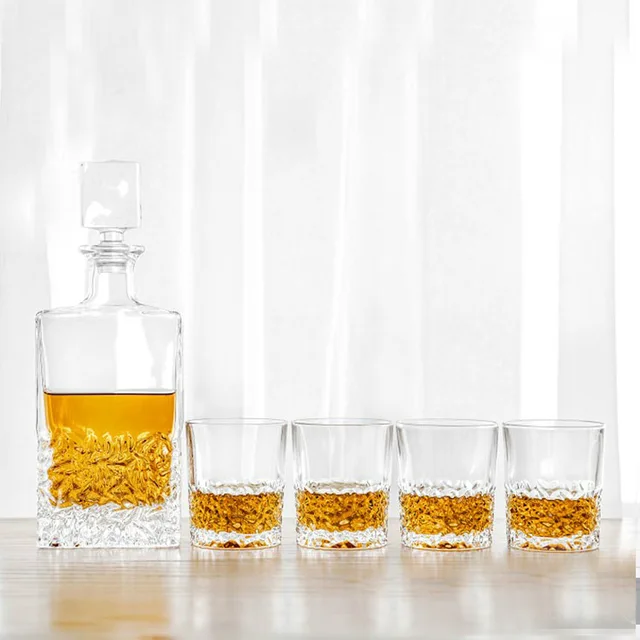 Whiskey glass set