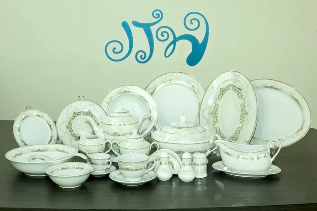 130pcs Dinner Set