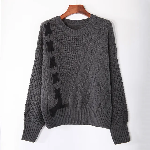 Women knitted pullover with R neck